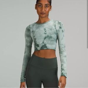 Lululemon Ebb to Street top